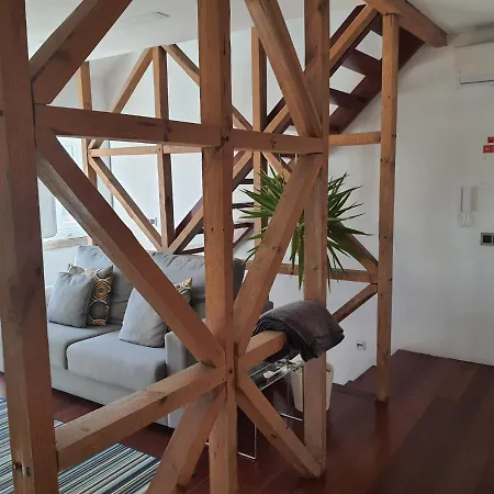 1881 Historical Duplex ליסבון